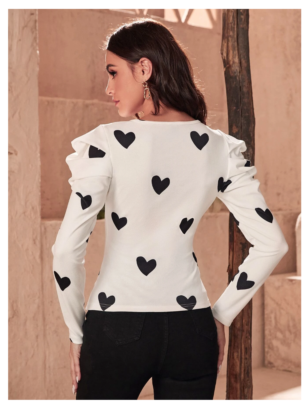 Heartbeat Couture: Unveiling the Privé Puff Sleeve Allover Heart Print Tee – Wear Your Love in Style!