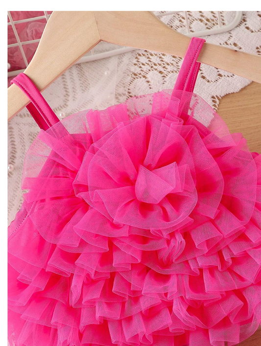 Rose Garden Chic: Adorable Baby Girls' 3D Rose Decor Strap Top & Solid Color Shorts Set!
