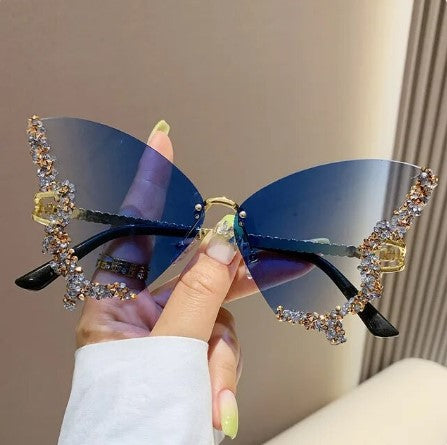 Bedazzle in Style: Luxury Diamond Butterfly Sunglasses - Rimless Rhinestone Shades, a Trendy Punk Eyewear Choice for Women and Men!