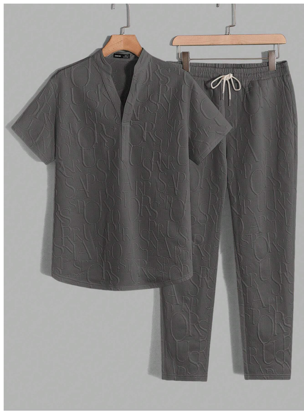 Lettered Luxe: Manfinity Homme's Casual 2-Piece Set for Effortless Style"