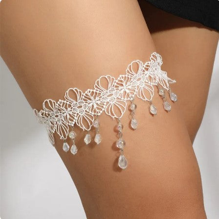 Bohemian Elegance: Black & White Lace Crystal Tassel Anklet - Elevate Your Festival Outfit with Fashionable Thigh Chain, Perfect Summer Accessory for Women!