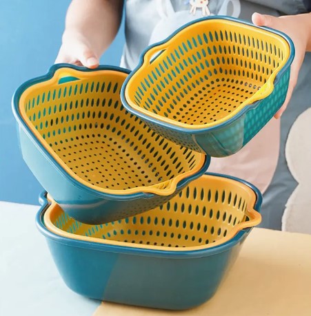 "Kitchen's Culinary Assistants: 6-Piece Strainer Draining Basket Set for Effortless Washing and Preparing Fruits and Vegetables"