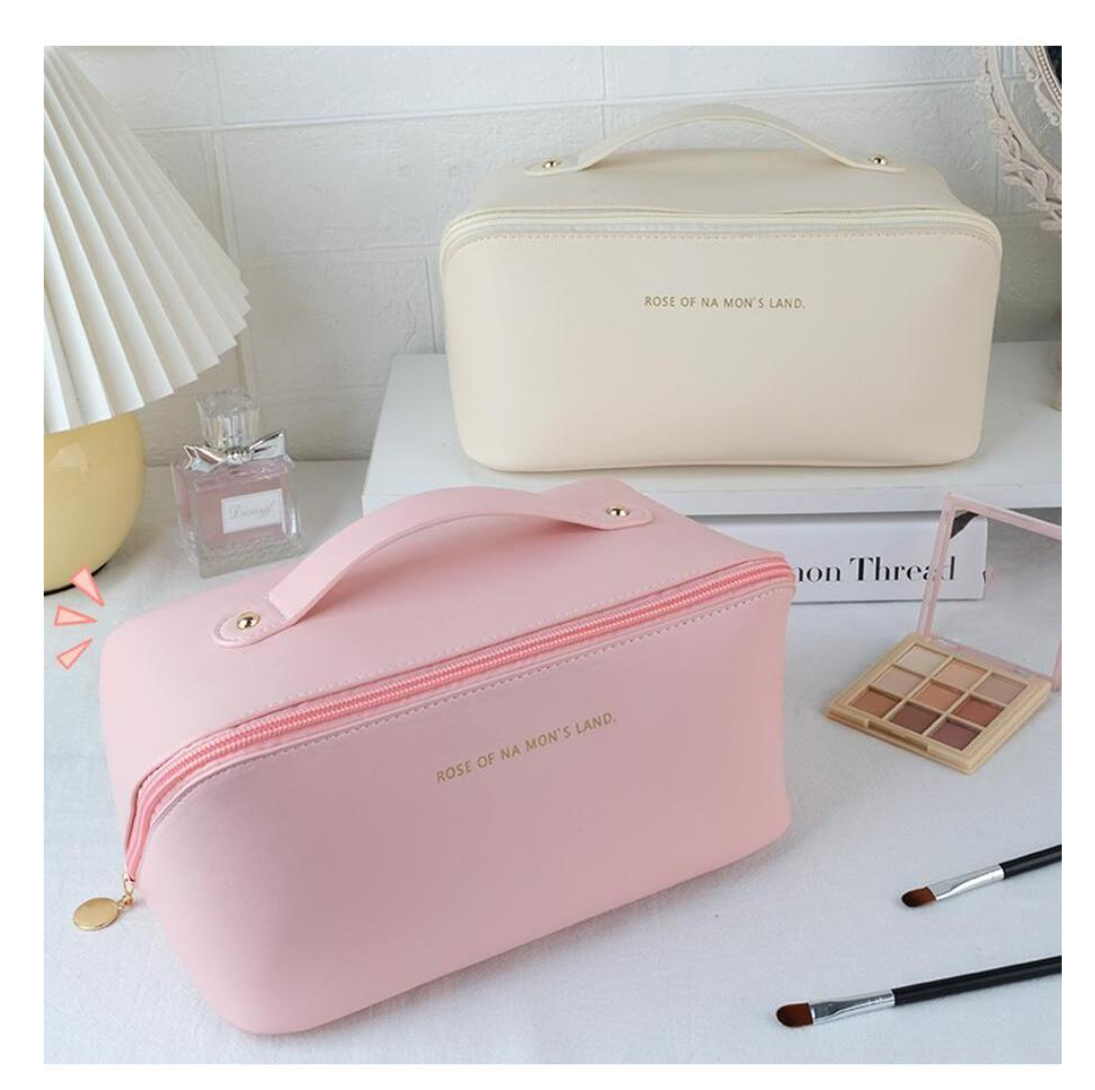 Dreamy Glamour: 1Pc Cloud Pillow Cosmetic Bag – Beige Letter Graphic, Zipper Chic, Reusable Elegance for Your Makeup Essentials!