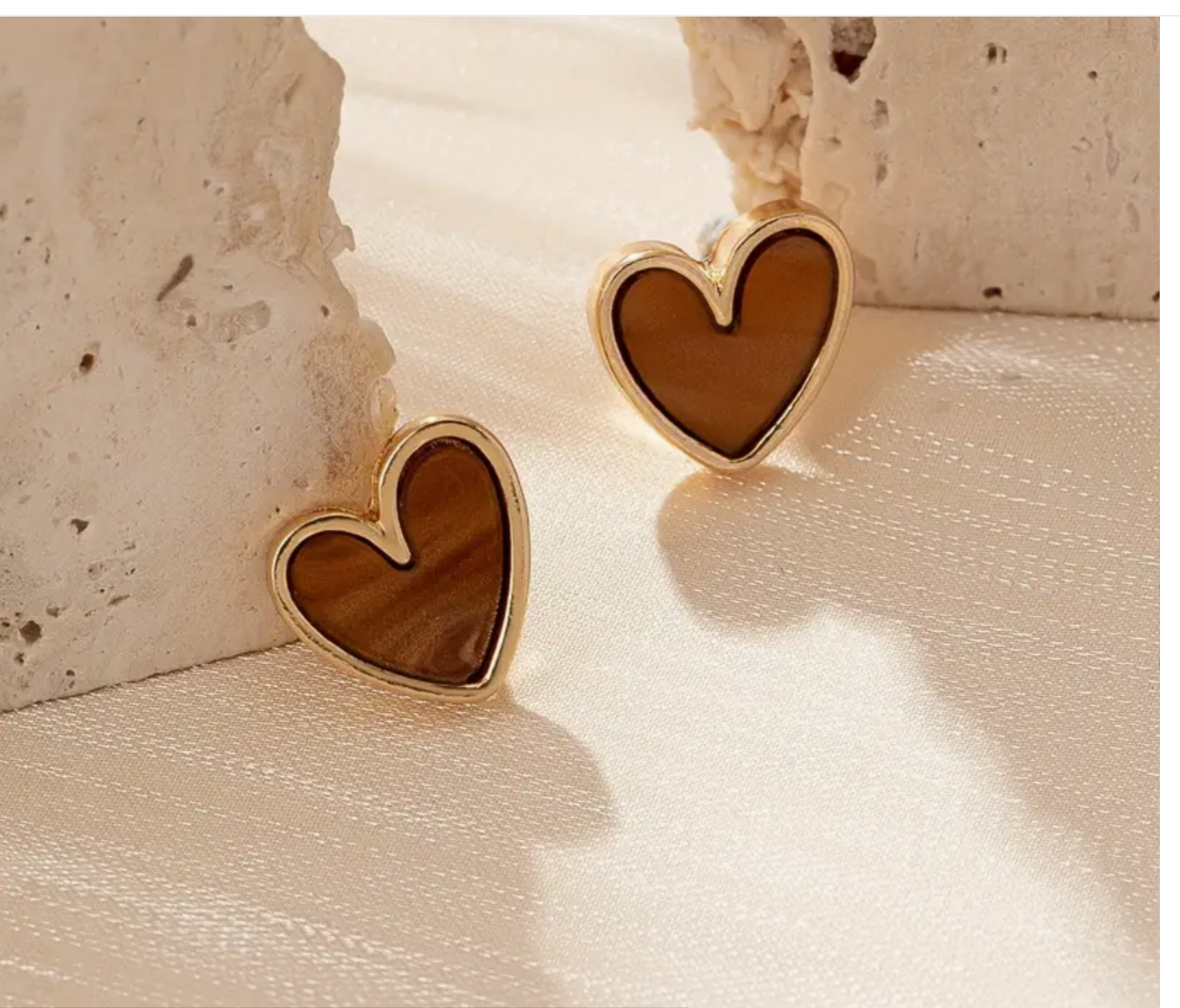 Dainty Love: Mini Heart-Shaped Stud Earrings in 14K Gold - Elegant Simplicity for Timeless Dating Style