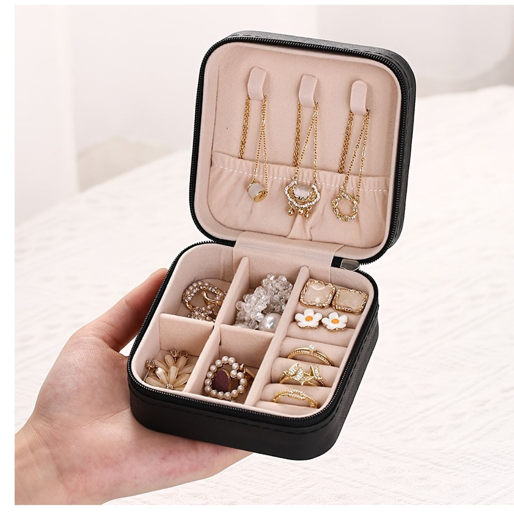 Chic Charms on the Go: Unveiling the Ultimate Mini Black Jewelry Box for Stylish Travelers and Wedding Wonders!